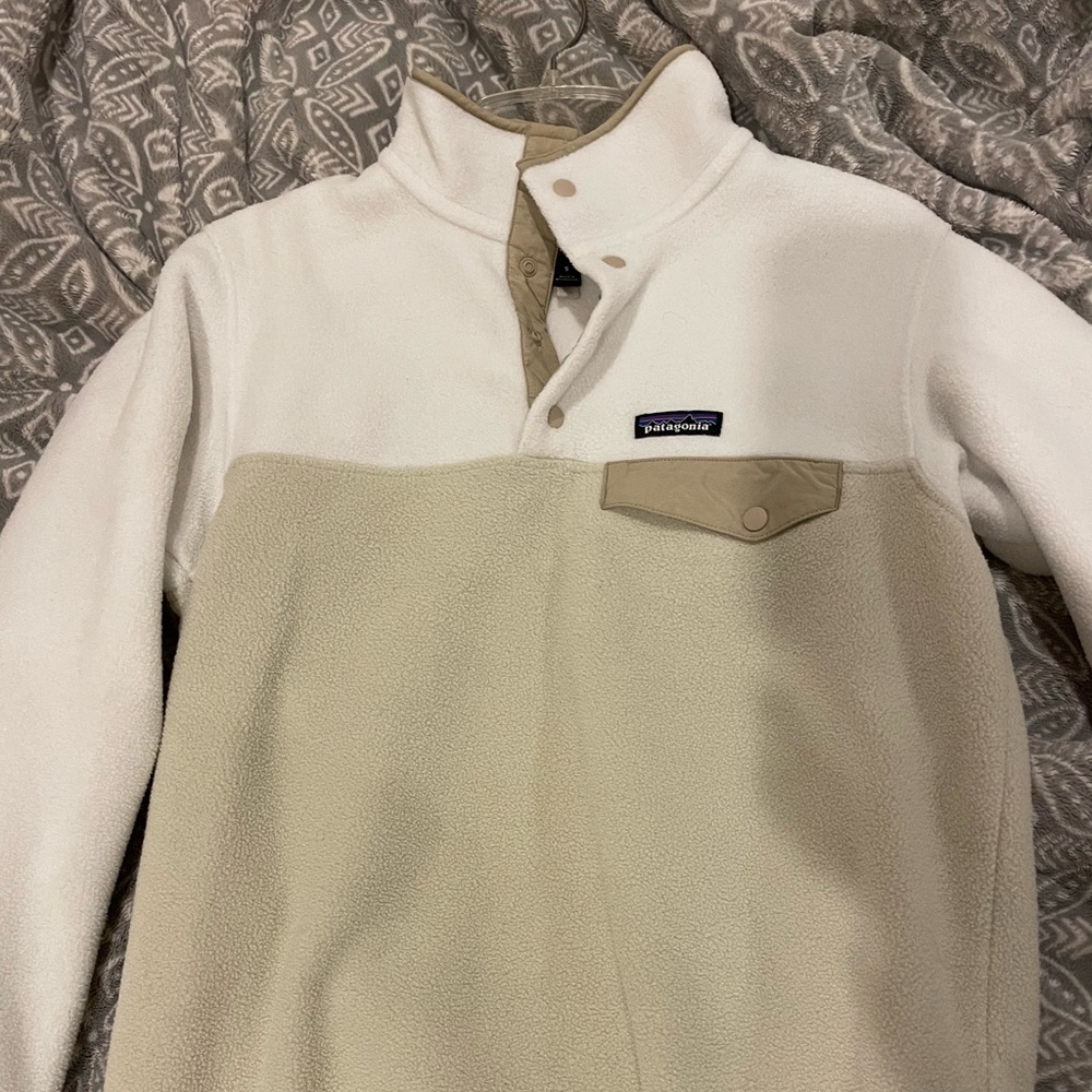 Women’s White Patagonia Sweater